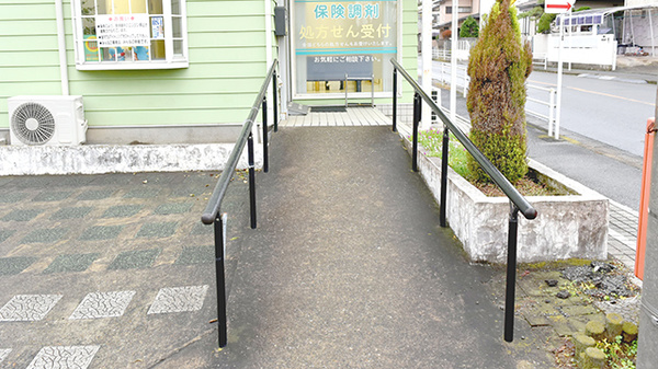 みずほ薬局前原店のバリアフリー設備