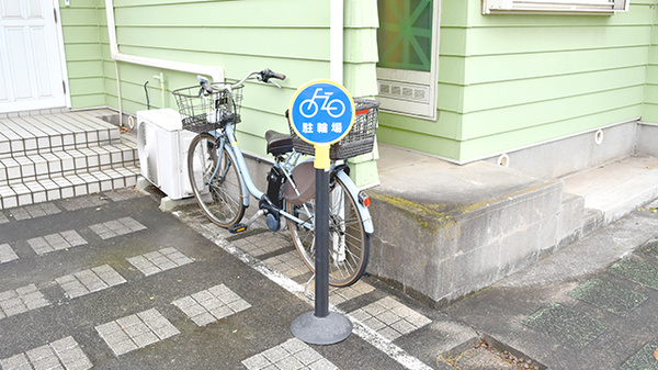 みずほ薬局前原店の駐輪場