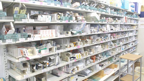 薬樹薬局　船橋金杉の薬棚