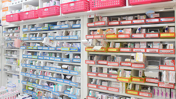 キリン堂薬局　習志野台店の薬棚