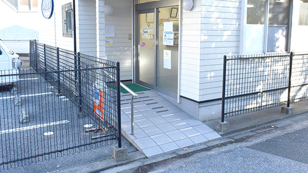みずほ薬局茂原店の入口