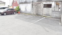里見薬局の駐車場