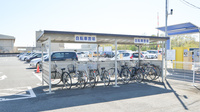 あやめ薬局下志津店の駐輪場