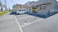 あやめ薬局飯田町店の駐車場