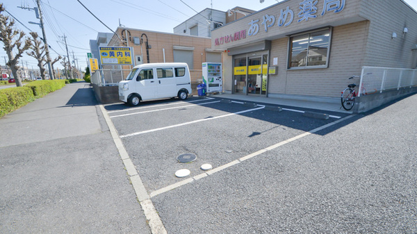 あやめ薬局飯田町店の駐車場