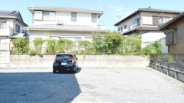 とまと薬局美郷台店の駐車場