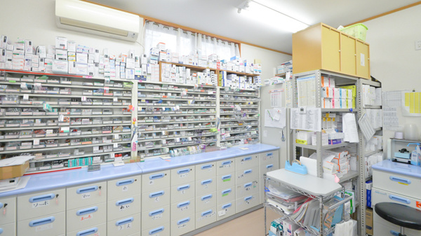 あやめ薬局西の原店の調剤室
