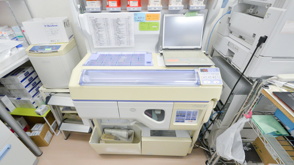 あやめ薬局西の原店の調剤器具