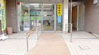 抜弁天薬局の入口