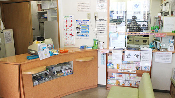 かむろ坂マル薬局の受付/カウンター