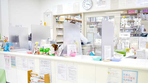 稲垣薬局　中目黒店の受付/カウンター