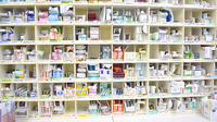 稲垣薬局　中目黒店の薬棚