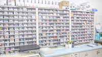 ふたば薬局の薬棚