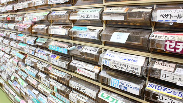 渋谷調剤薬局の薬棚