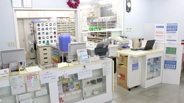成増調剤薬局の受付/カウンター