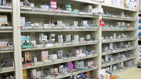 成増調剤薬局の薬棚