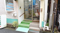 あかね薬局の入口