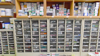つくし薬局南葛西店の薬棚