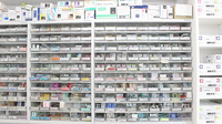 万年橋薬局の薬棚