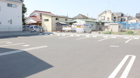 万年橋薬局の駐車場