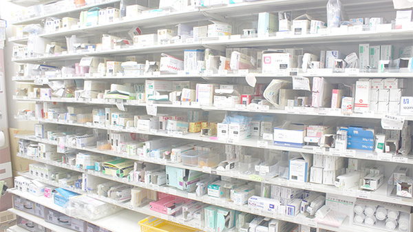 薬樹薬局　忠生の薬棚