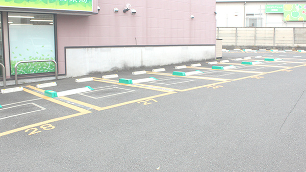 薬樹薬局　忠生の駐車場