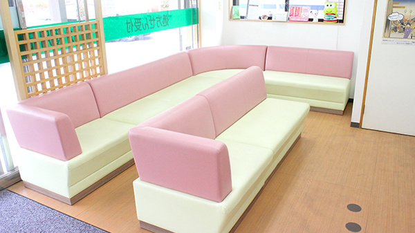 稲垣薬局　町田店の待合スペース