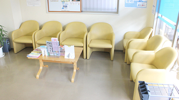 成瀬が丘薬局の待合スペース