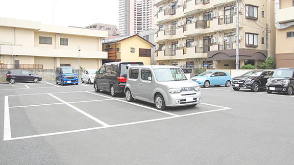 薬樹薬局　原町田の駐車場