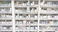 新成堂薬局 町田中町店の薬棚