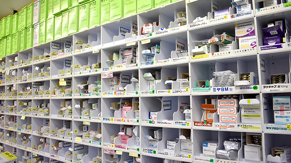 稲垣薬局　サンロード店の薬棚