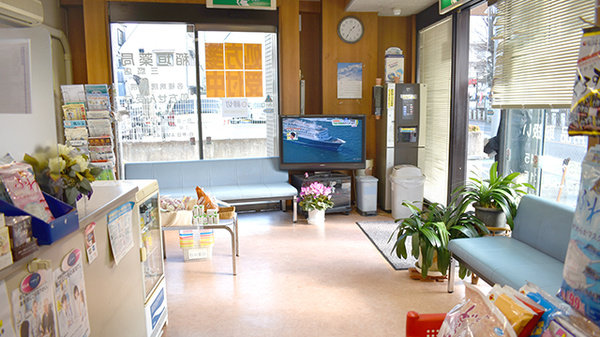 稲垣薬局　三鷹店の内観
