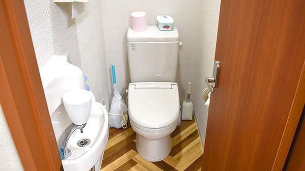 チロル薬局のお手洗い