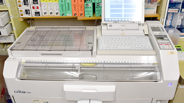 チロル薬局の調剤器具