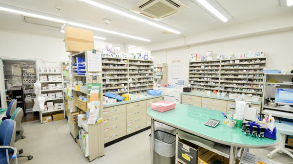 コスモ薬局一橋店の調剤室