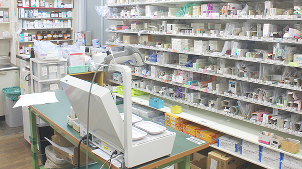 薬樹薬局　元町の調剤室