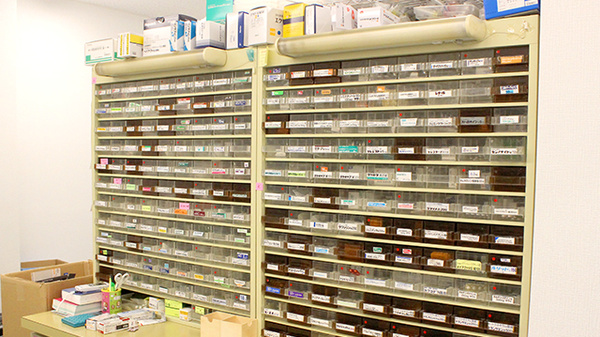 ゆらき薬局東久留米店の薬棚