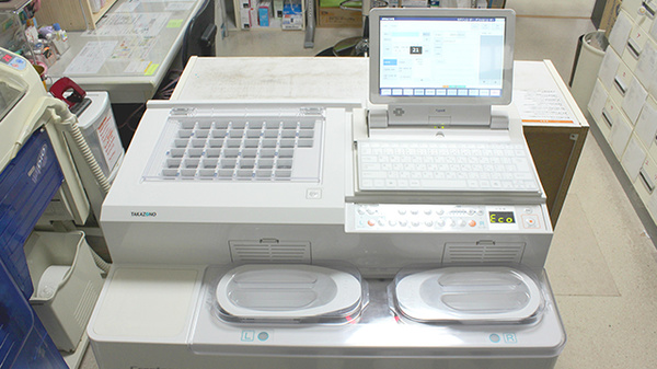 しらつち薬局の調剤器具