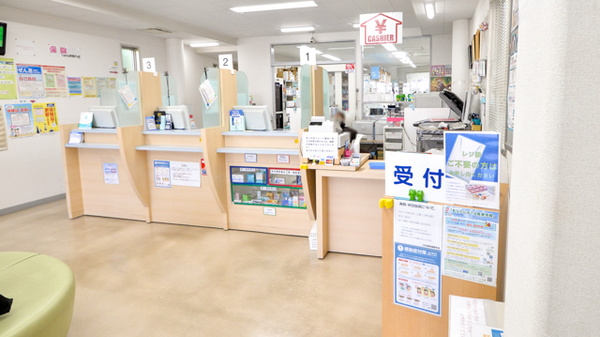 コスモ薬局西東京店の受付/カウンター