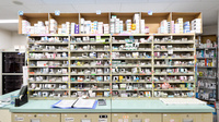 コスモ薬局西東京店の薬棚