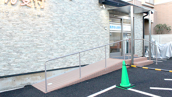薬局Ｔ・Ｉファーマシー田無店の入口