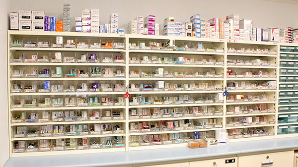 薬局Ｔ・Ｉファーマシー田無店の薬棚