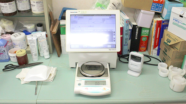 ひかり薬局七島店の調剤器具