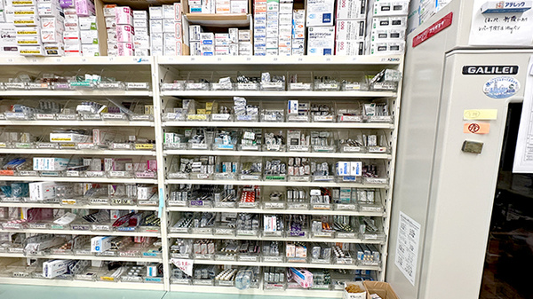 薬棚