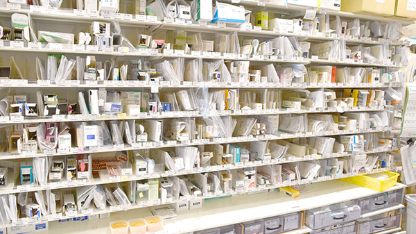 薬樹薬局　いせざき町の薬棚