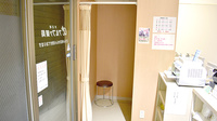 天王町アルファ薬局の感染予防待合スペース