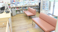 ひかり薬局六浦店の待合スペース