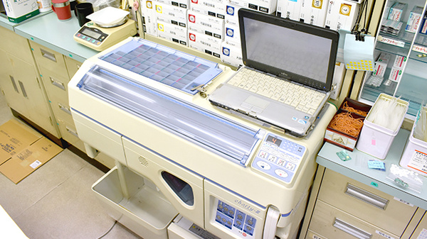 なの花薬局　新羽町店の調剤器具