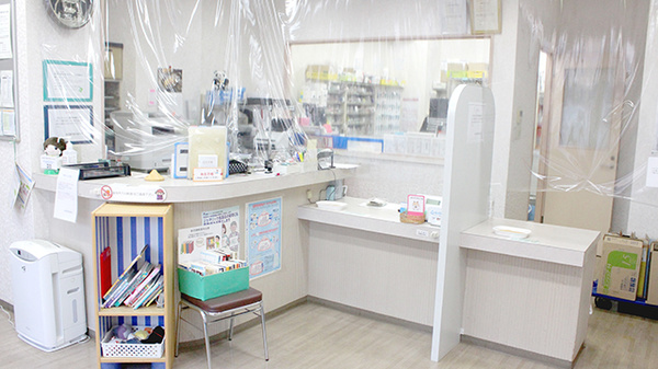 なの花薬局　新羽駅前店の受付/カウンター