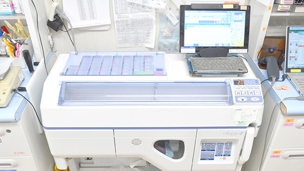 新成堂薬局　原宿店の調剤器具